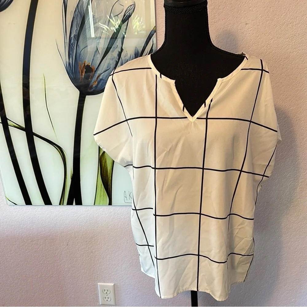 Must bundle women’s blouse shirt size large - Picture 1 of 4
